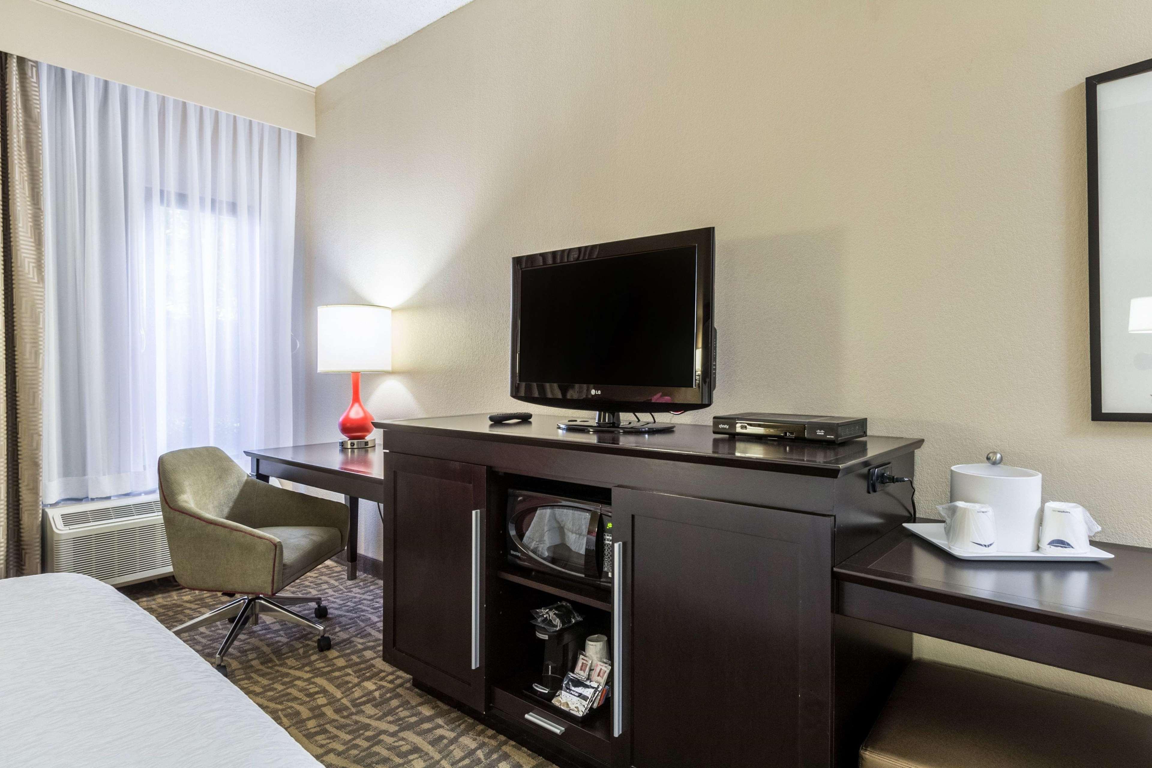 Hampton Inn Jackson Pearl Intrntl Airport Экстерьер фото
