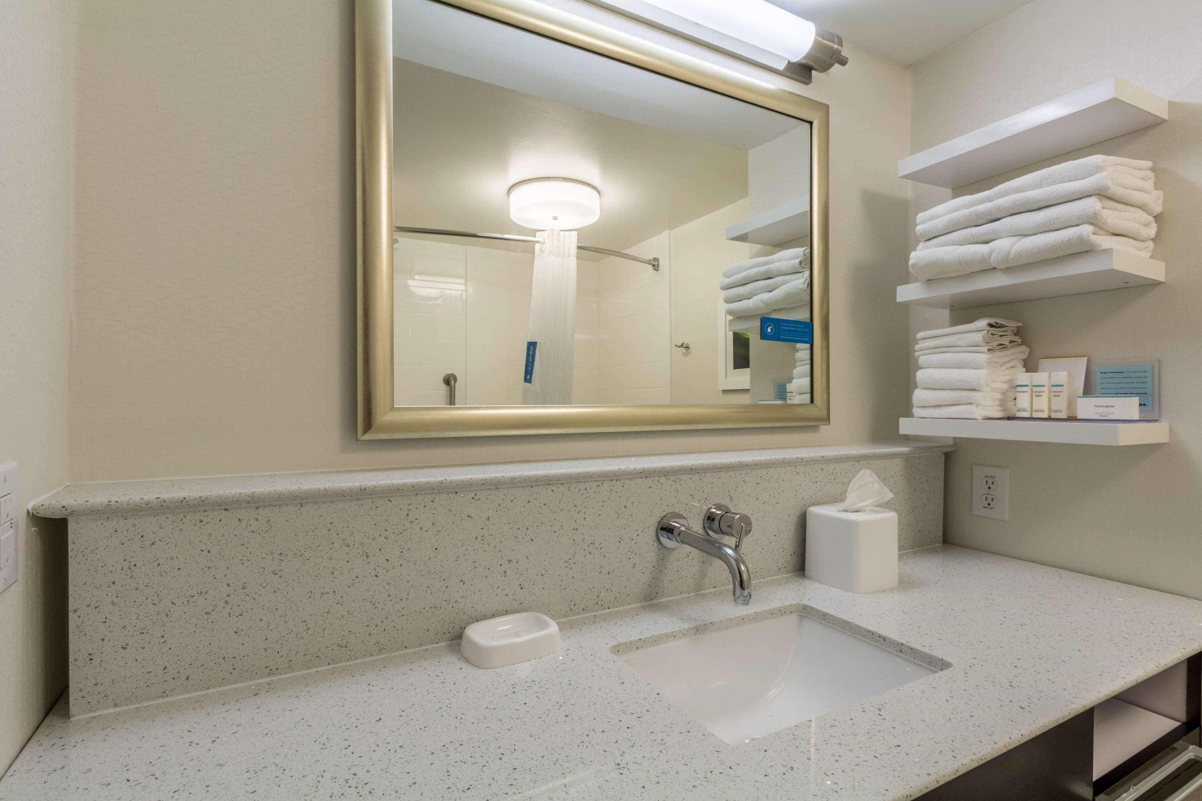 Hampton Inn Jackson Pearl Intrntl Airport Экстерьер фото
