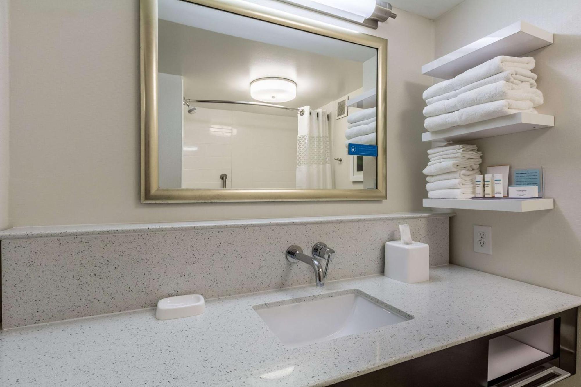 Hampton Inn Jackson Pearl Intrntl Airport Экстерьер фото